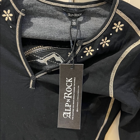 NWT Alp N Rock Black Long Sleeve Luxe Henley with mountains & ski lift gondola - Picture 3 of 9